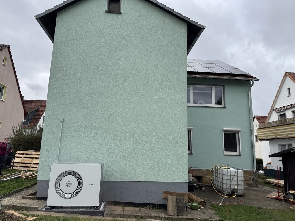 Einfamilienhaus von 1935 mit Bosch-Wärmepumpe und Photovoltaik in Immenhausen